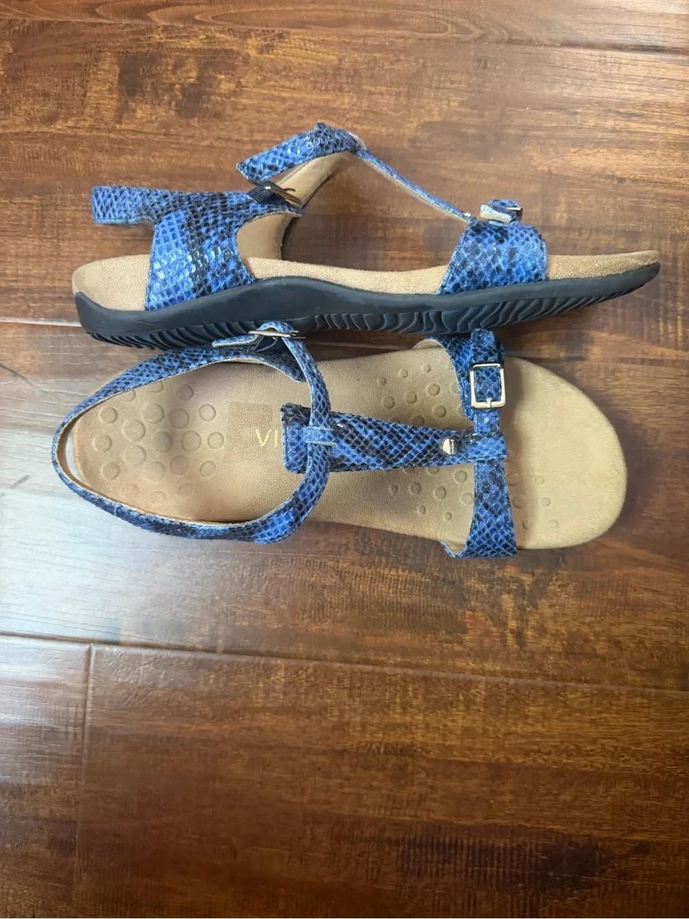 Vionic Blue Snake-Print T-Strap Women's Sandals Size 8